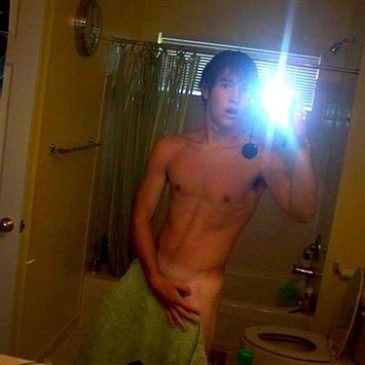 Hot Guy Take Pic Of His Naked Body From Mirror