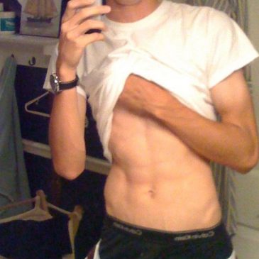 Twink Take A Pic Of His Hot Abs