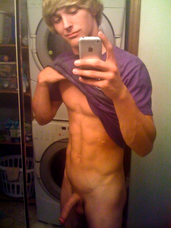 Blonde Hunk In Laundry Room Take Pic Of His Cock