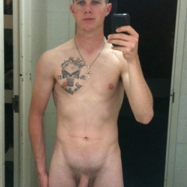 Tattooed Hunk Take Pic Of His Naked Body