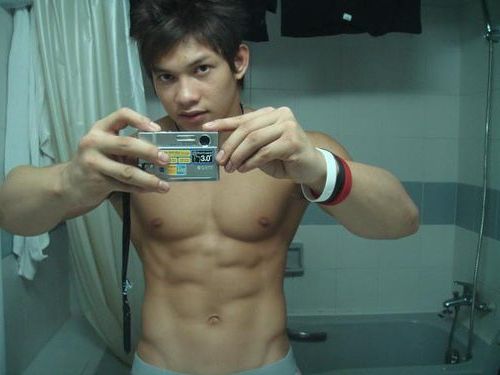 Handsome Dude Take Pic Of His Hot Abs